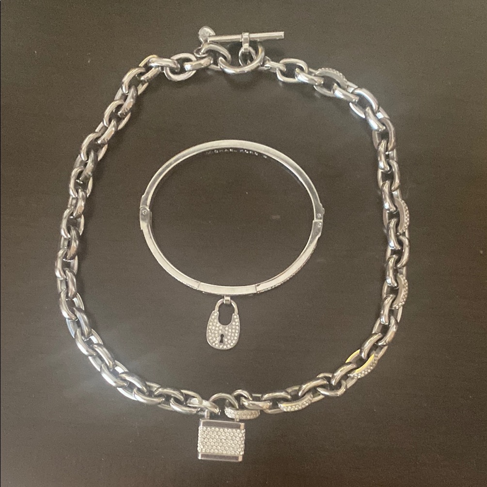 Michael Kors Silver Chain Necklace And Bracelet Set 50$